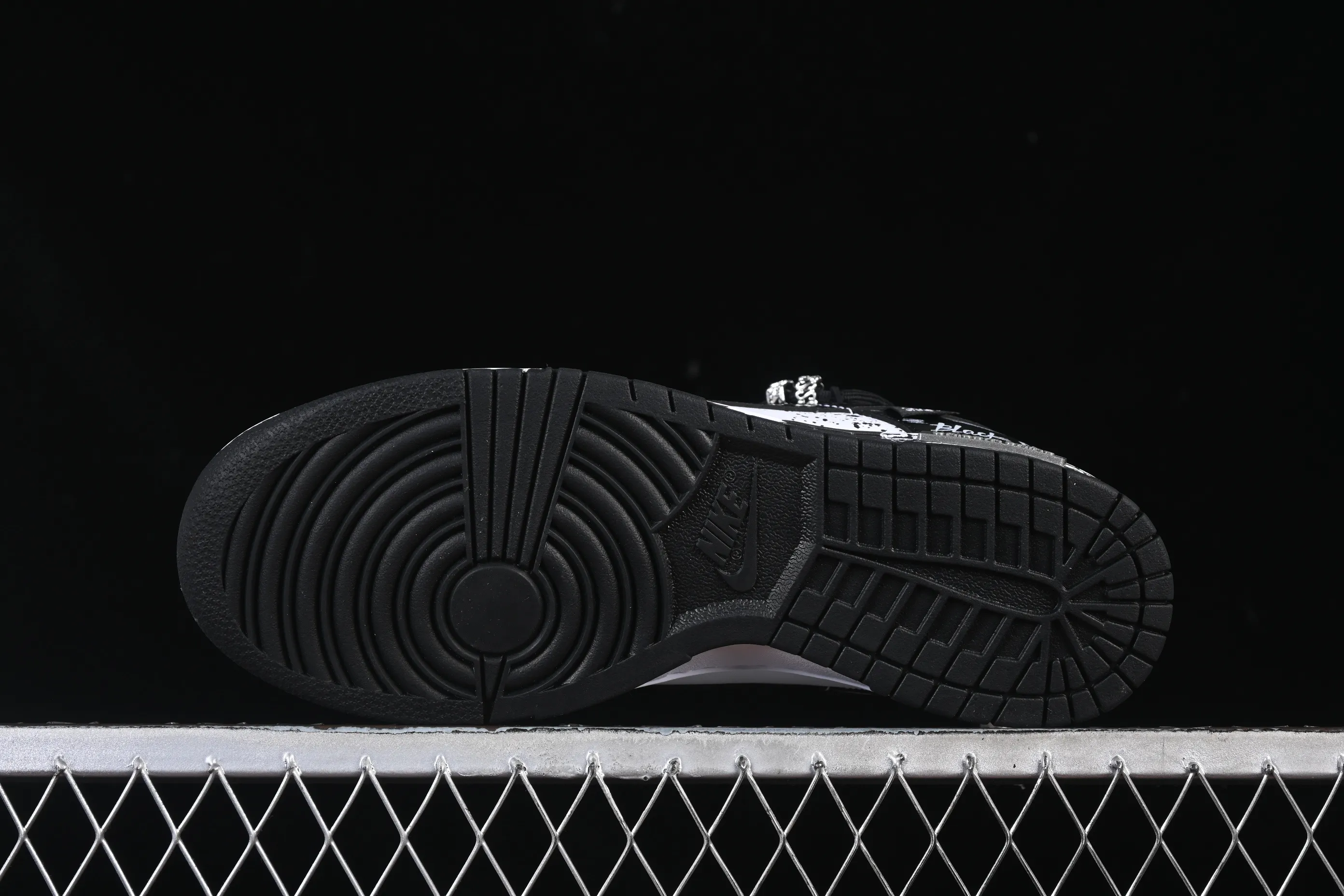 All categories Nk SB Dunk Series Nk SB Dunk Low High-end customized low-top sneakers Nike SB Dunk Low strap customization low-top casual sneakers DD1391-100